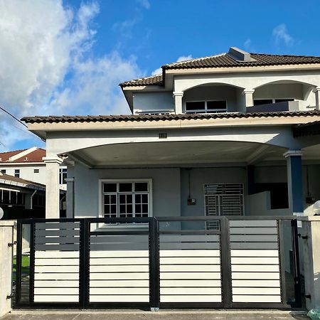 Desyafiq Homestay Kuala Kedah Extérieur photo